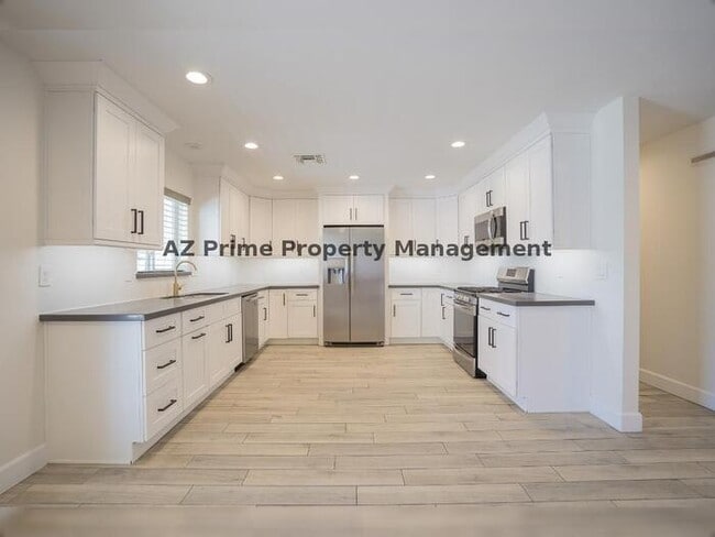 Foto del edificio - 3625 Hayden Rd