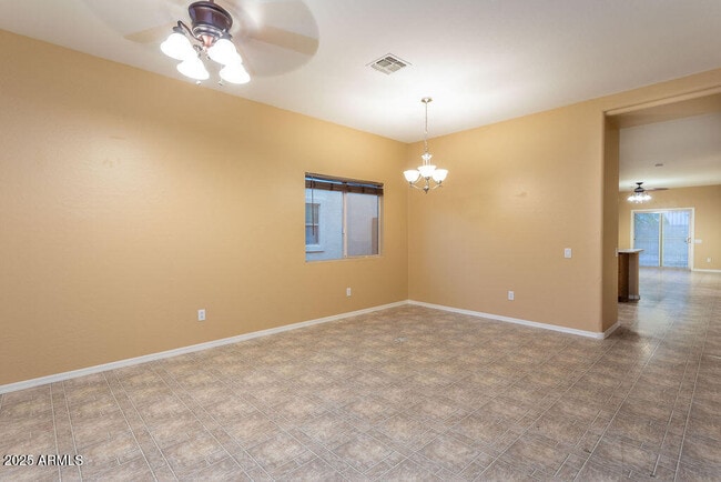 Foto del edificio - 17242 W Marshall Ln