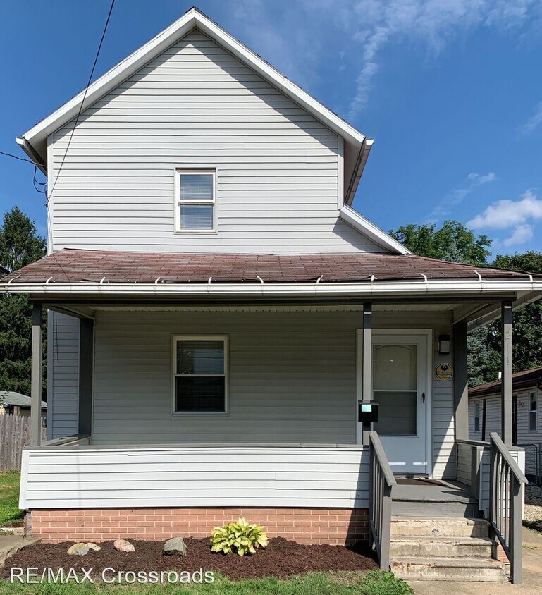 Primary Photo - 2 br, 1 bath House - 211 17th