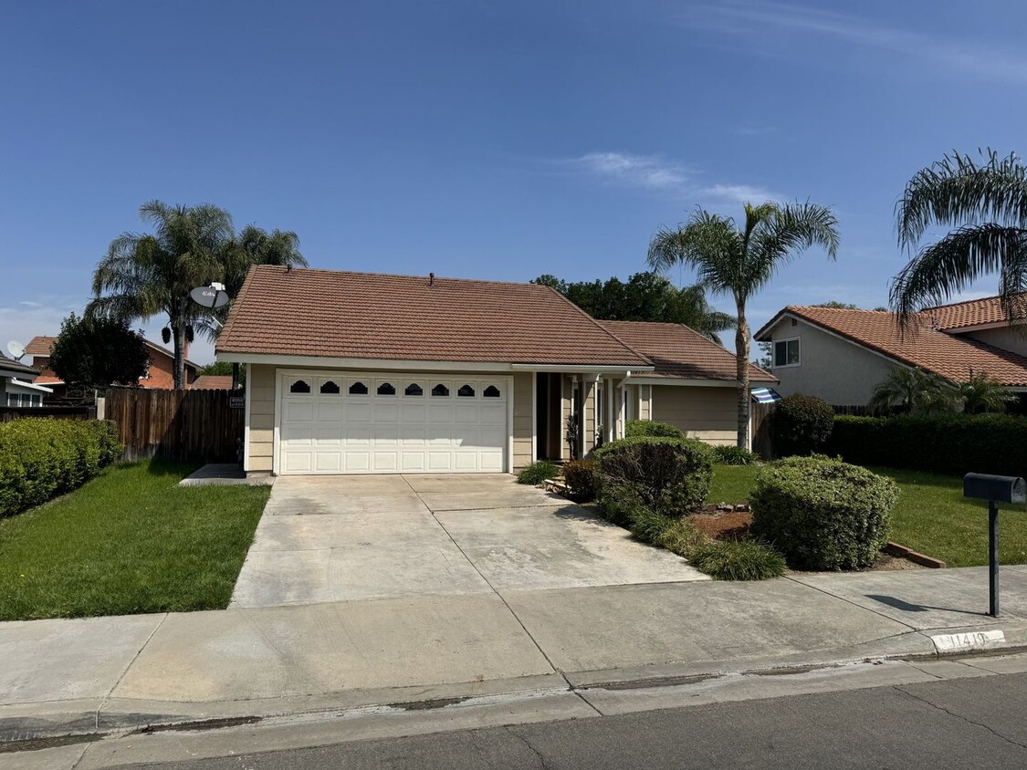 Primary Photo - Single story 3 bed 2 bath House in Riversi...