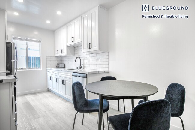 Foto del edificio - 1231 S Bundy Dr