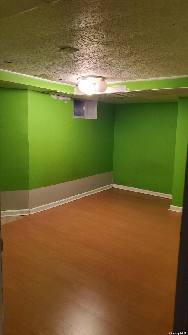 Building Photo - 220 N Corona Ave