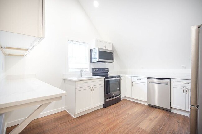 Foto del edificio - 42 E School St