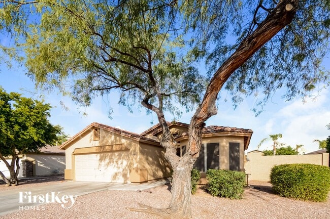 Foto del edificio - 13414 W Port Royale Ln