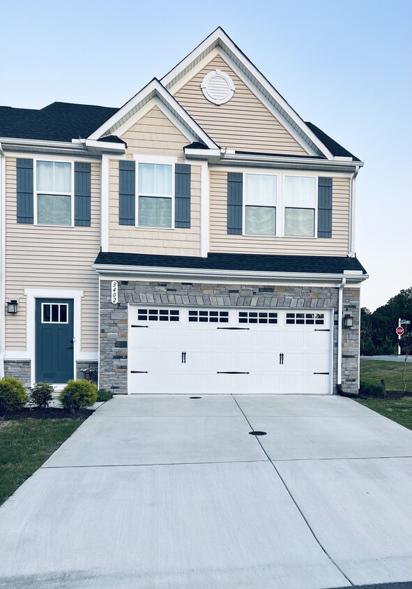 Foto principal - 3402 Foxglove Dr