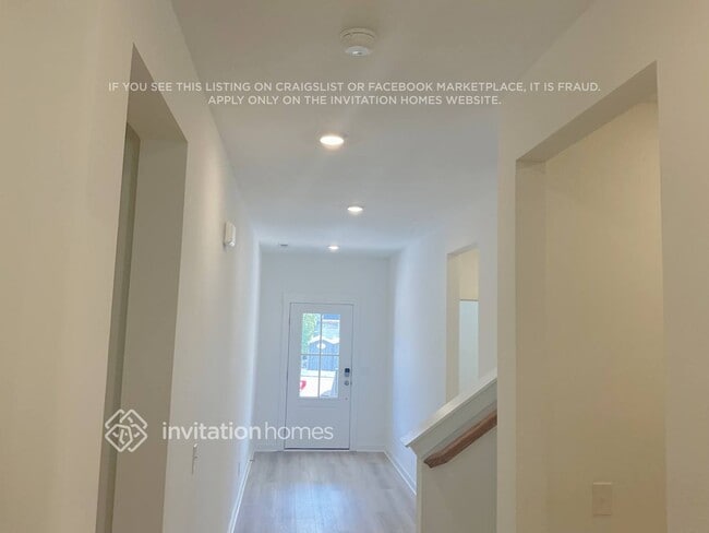 Building Photo - 204 Crown Gdns Ct