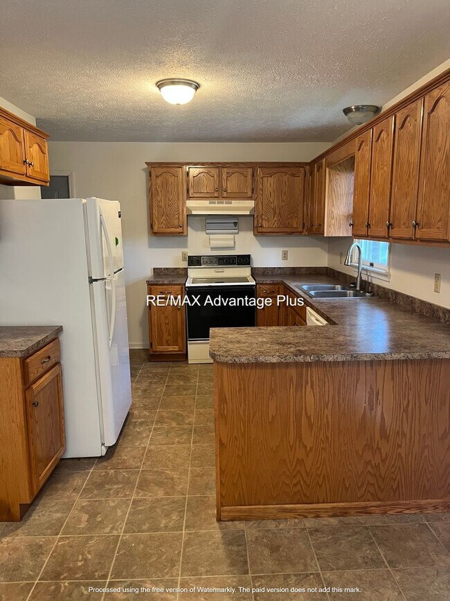 Foto del edificio - 1608 Redbud Cir