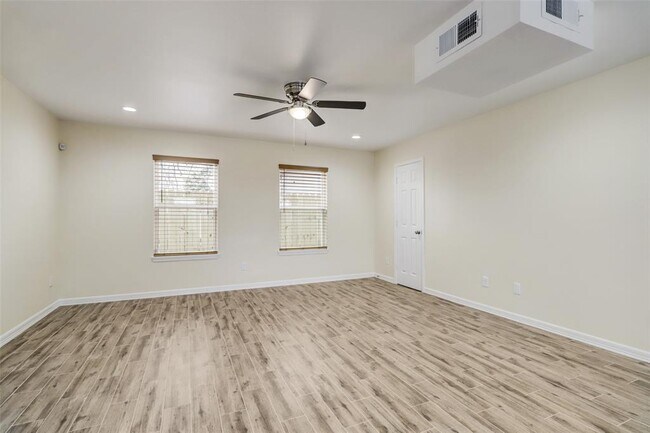 Building Photo - 6208 Alderson St