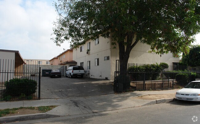 Building Photo - 15255 Broadmoor St