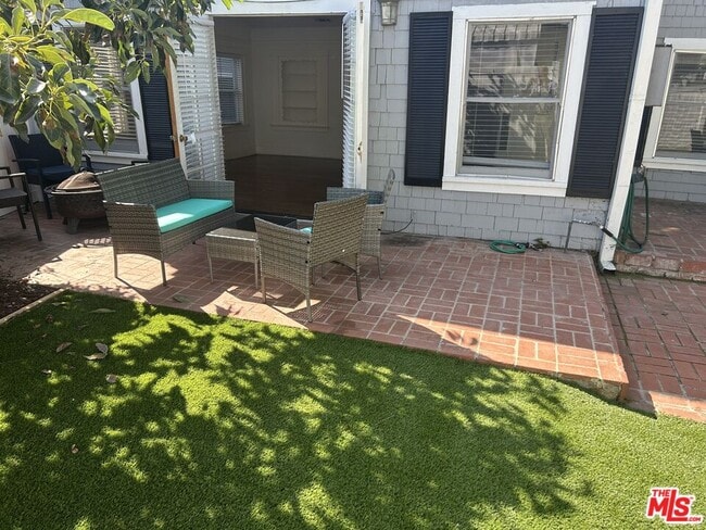 Foto del edificio - 1444 Yale St