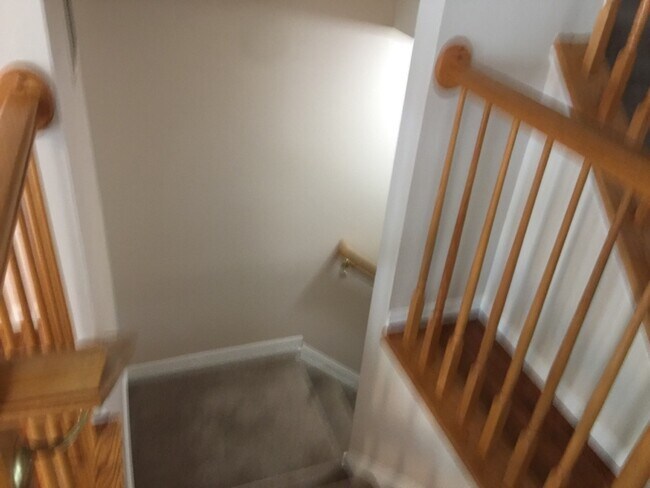 Building Photo - 8701 Rochelle Dr