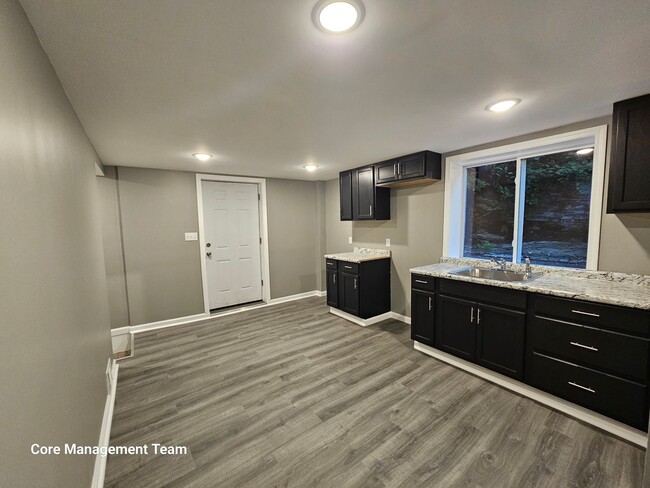 Building Photo - Newly Renovated 2 bedroom 1 bath home for ...