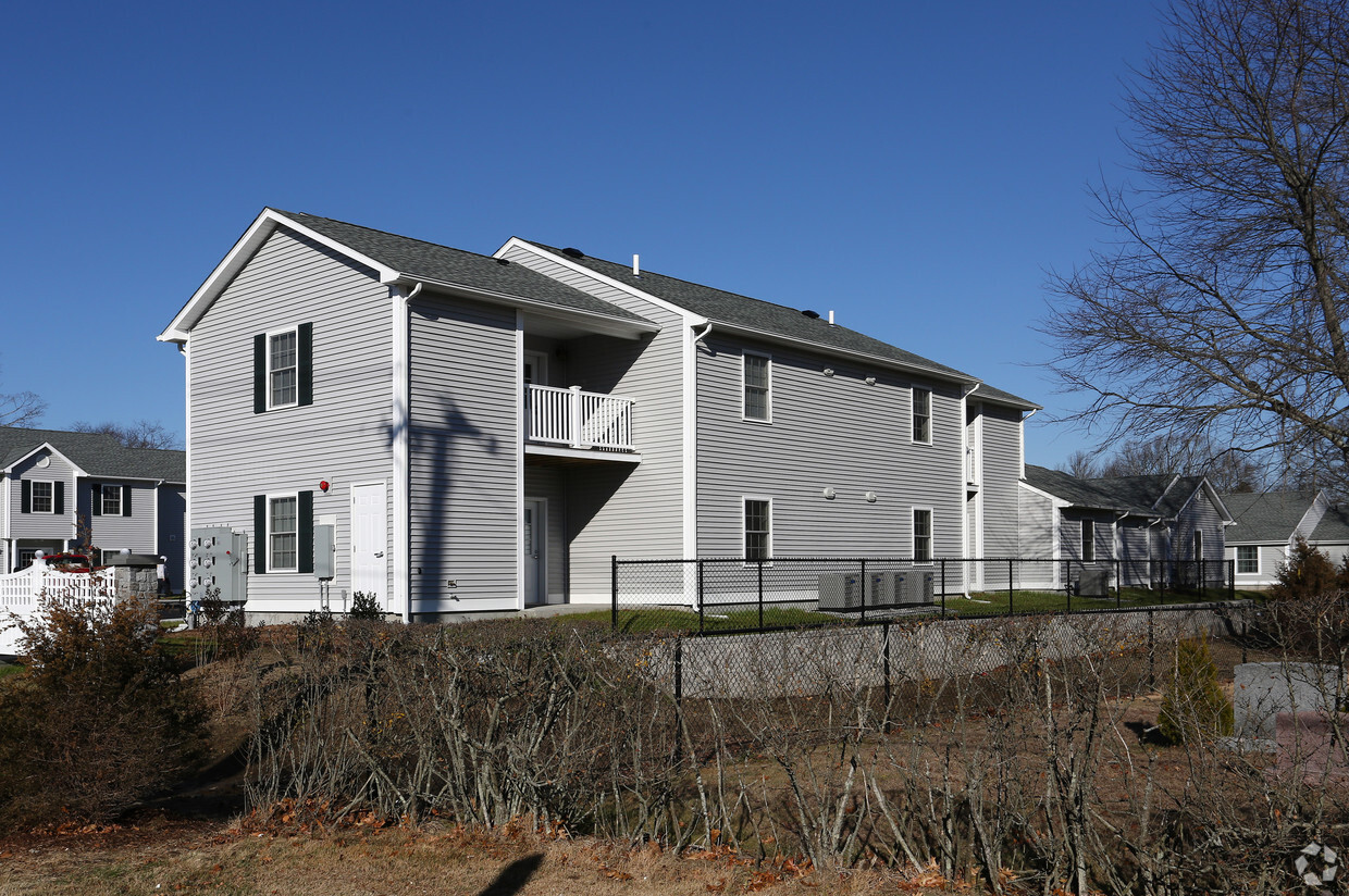 Building Photo - Saye Brooke Village South