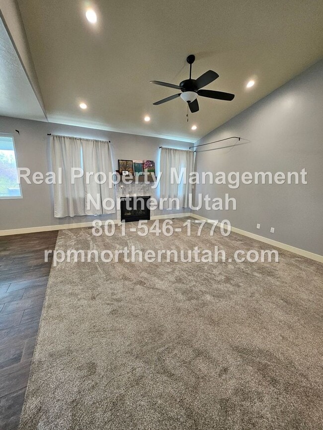 Foto del edificio - 3 Bedroom 2 Bath Duplex in Perry Now Avail...