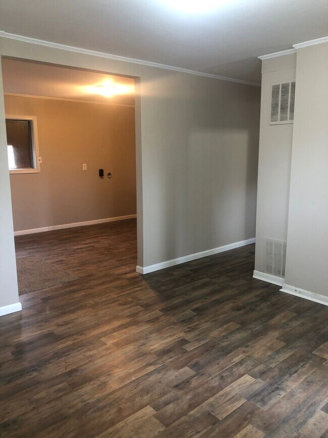 Foto del edificio - 4905 Kitt Pl