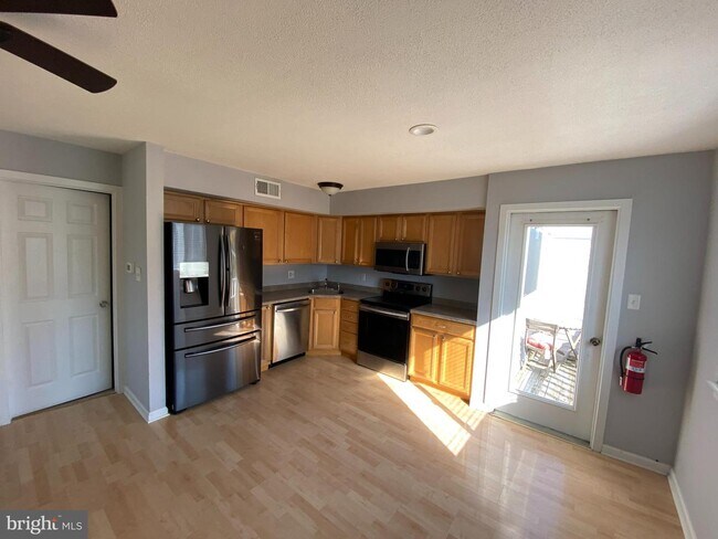 Foto del edificio - 504 Shelby Ct