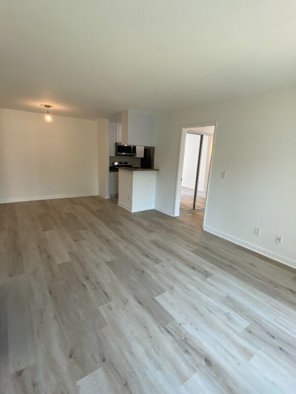 Building Photo - 465 Oak St