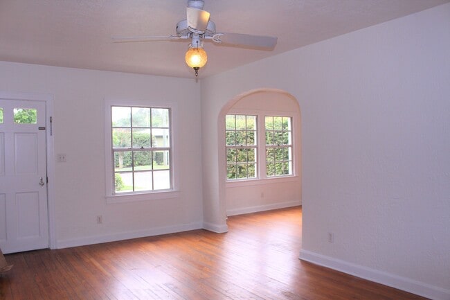 Photo - 1411 E Kaley St House