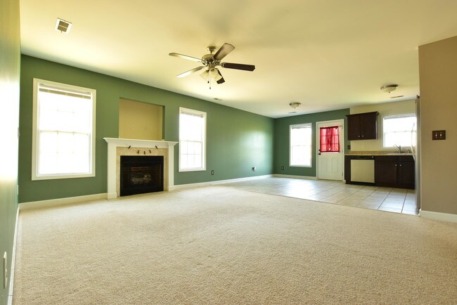 Building Photo - 461 Sand Ridge Rd