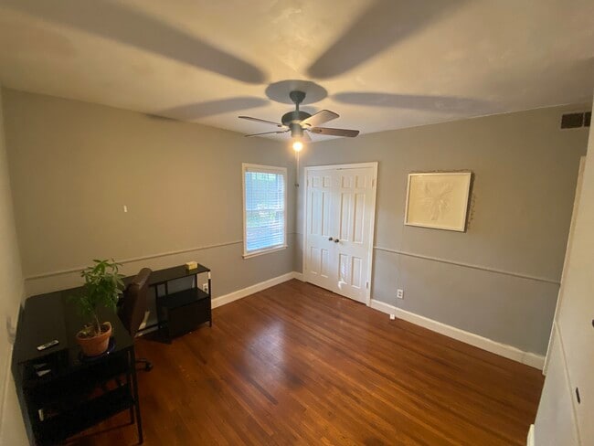 Foto del edificio - 61 N Reese St