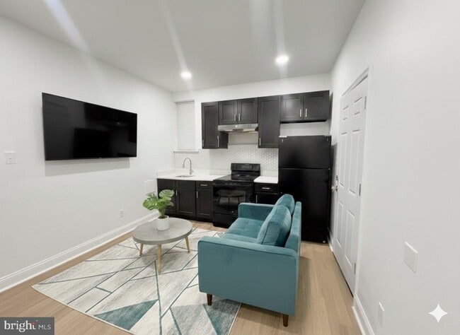 Building Photo - 2115 E Chelten Ave