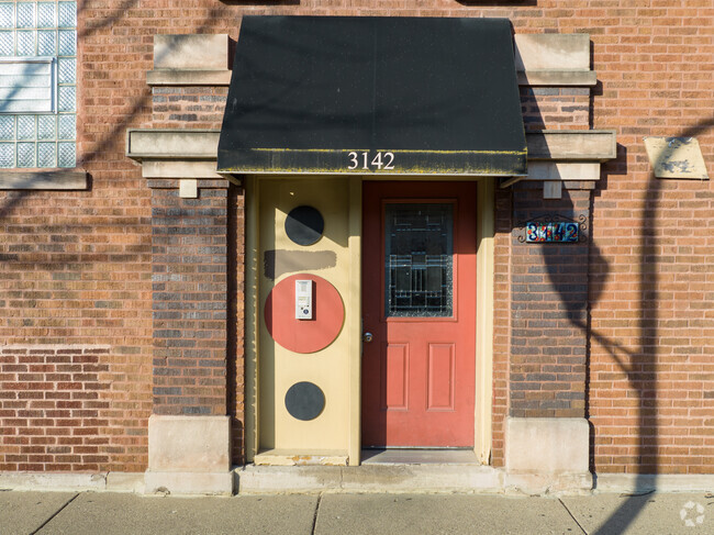 Building Photo - 3142 W Cullom Ave