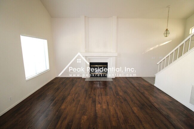 Foto del edificio - Spacious 3bd/2.5ba Home near Bell & Dry Creek Road