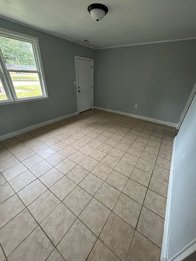 Foto del edificio - 724 Miller Rd