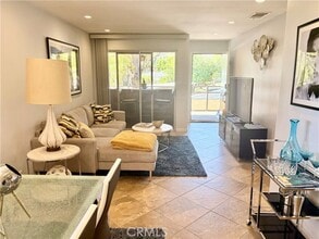 Building Photo - 510 N Villa Ct