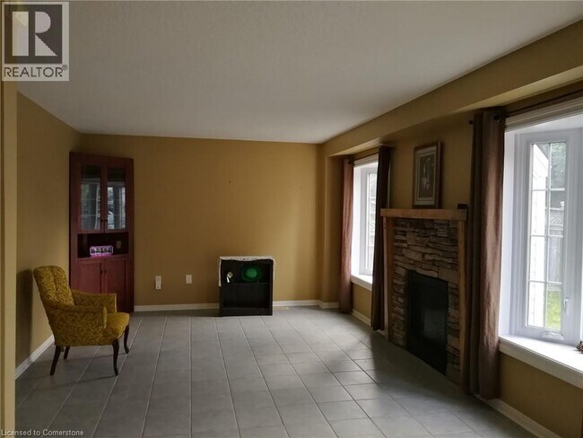 Building Photo - 120 Blackburn Dr