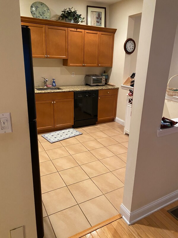 Foto del edificio - 347 Summerhill Dr