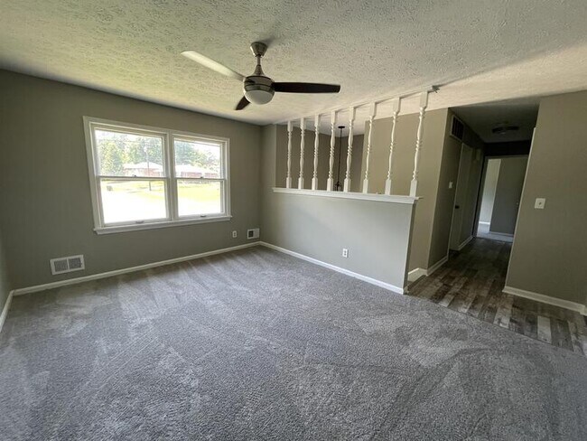 Foto del edificio - 2519 Steeplechase Dr