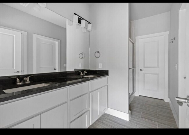 Foto del edificio - 657 Sun Meadows Loop