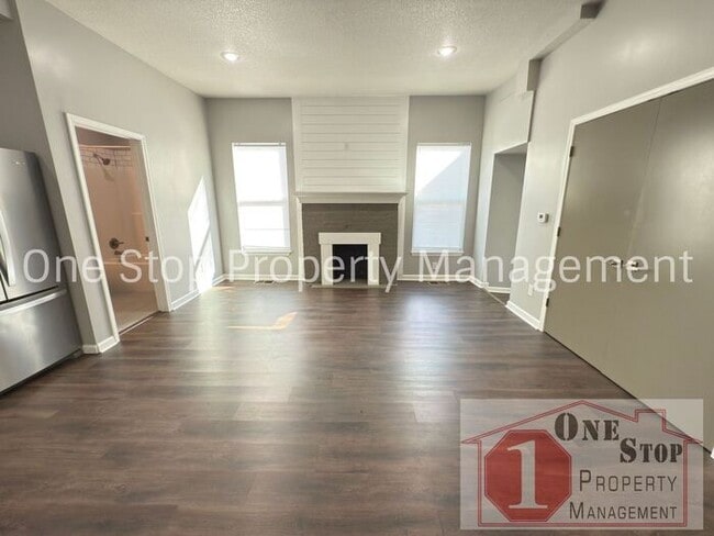 Building Photo - 2-Bedroom, 1-Bathroom All-Electric Home in...