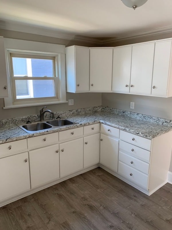 Foto del edificio - 818 Douglas St