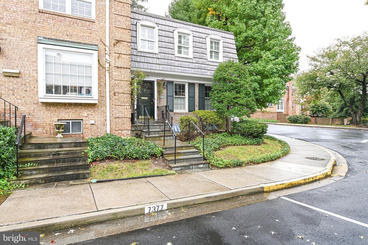 7377 Montcalm Dr, McLean, VA 22102 Townhome Rentals in McLean VA