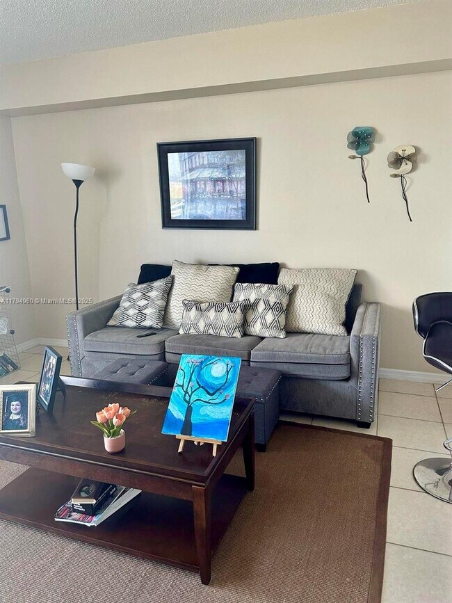 Foto del edificio - 5077 NW 7th St