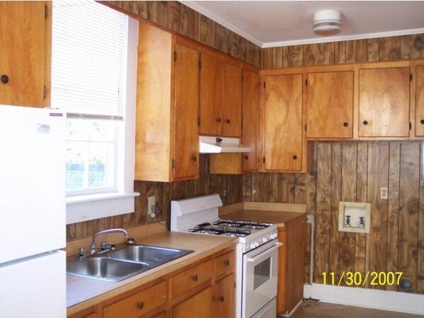 Building Photo - 322 Sumter St