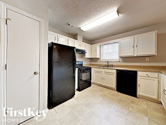 Foto del edificio - 1199 Paddocks Way