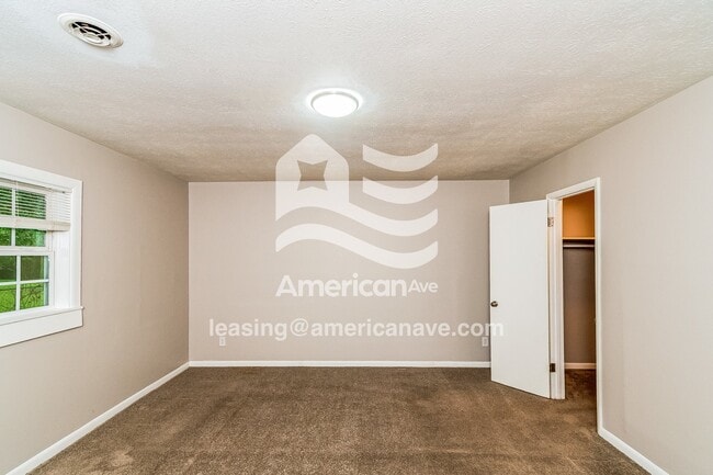 Building Photo - 1605 Blue Springs Rd