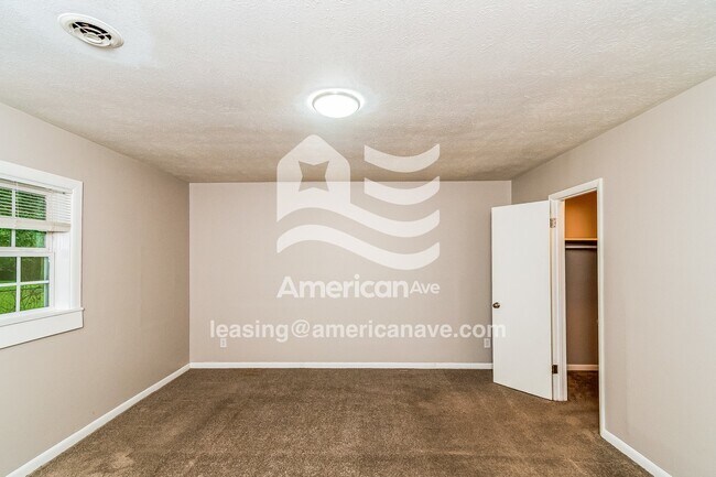 Foto del edificio - 1605 Blue Springs Rd