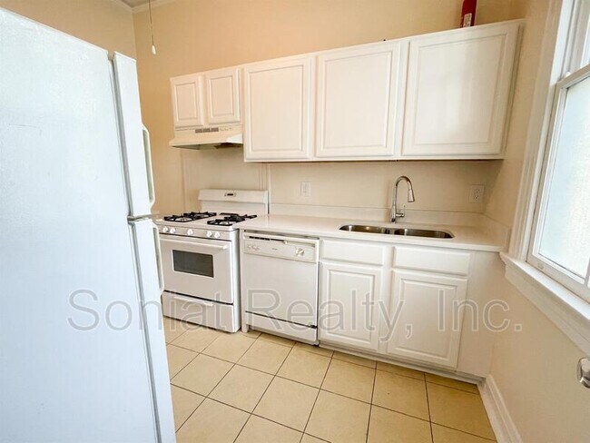 Building Photo - 710 Burdette St