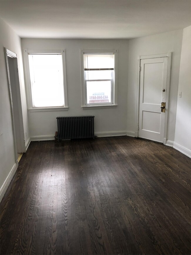 Foto del edificio - 925 St Dunstans Rd