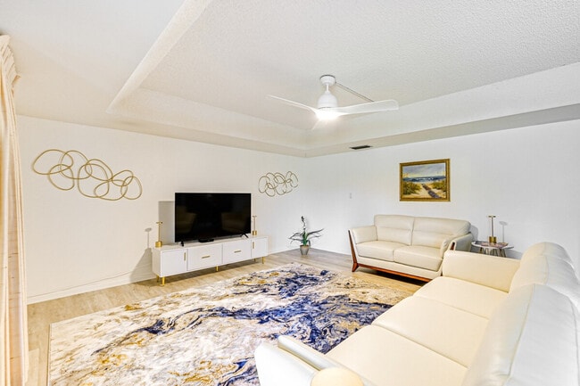 Building Photo - 432 Teryl Rd