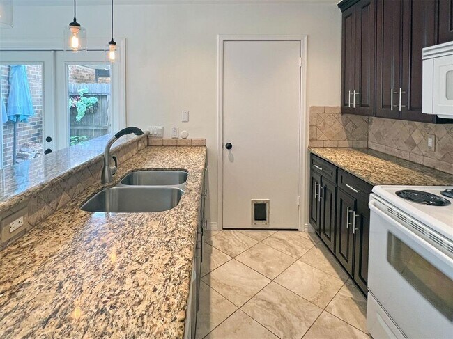 Building Photo - 2503 Bering Dr