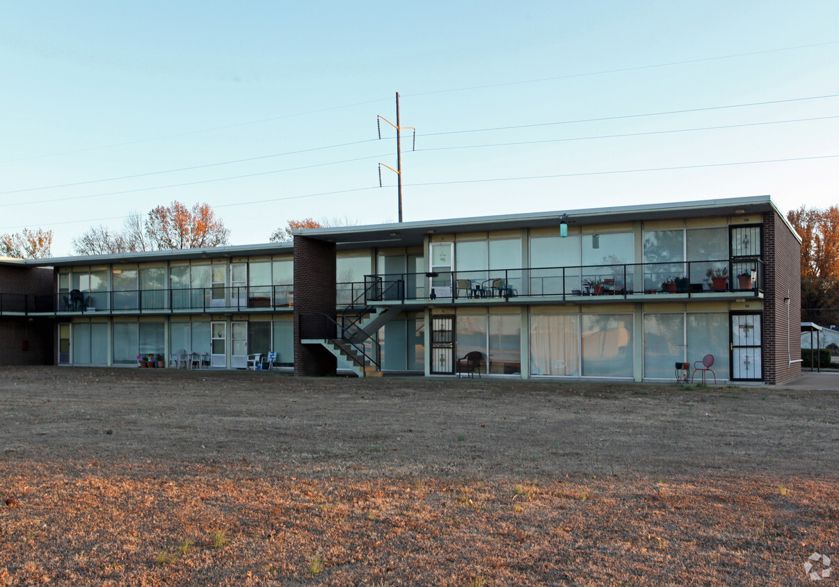 Primary Photo - AVONDALE APARTMENTS