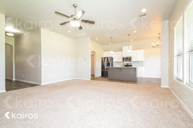 Building Photo - 6141 Oxnard St.