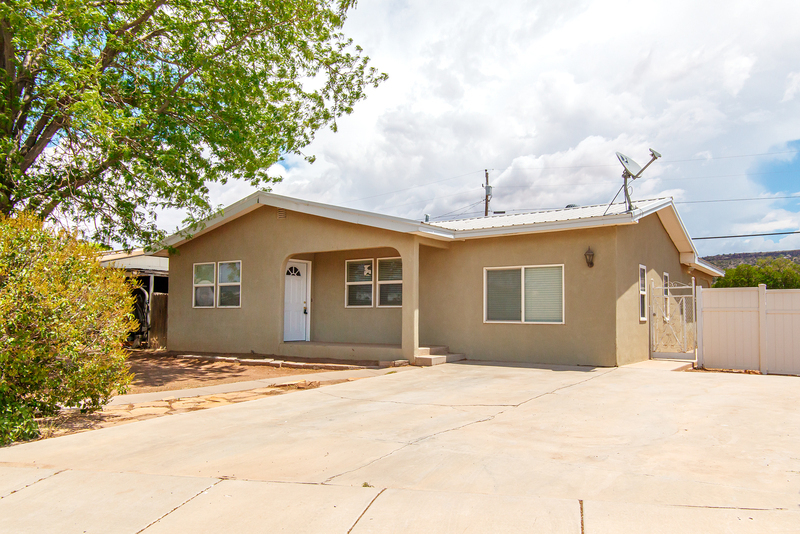 Primary Photo - 1400 Pinon Dr