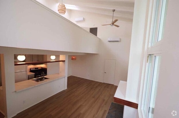 Living rm - 1537 Berkeley St