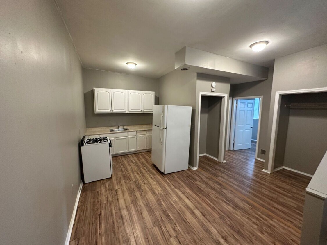 Foto principal - 2491 S 12th St